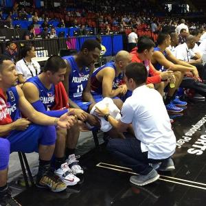 Blatche limps to the bench during the timeout. Getting ice now on his right knee.  Photo courtesy of @tjmanotoc